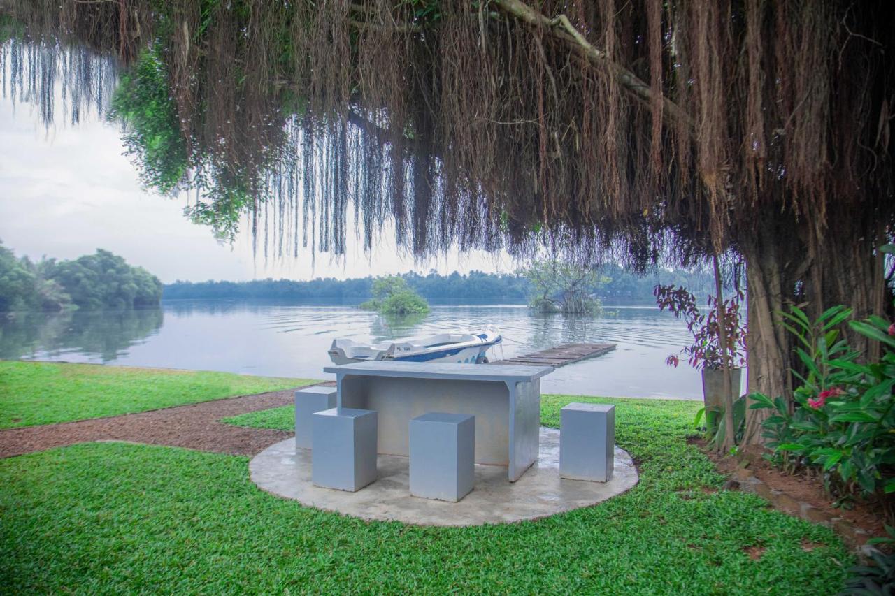 Bentota River Villa Exterior photo