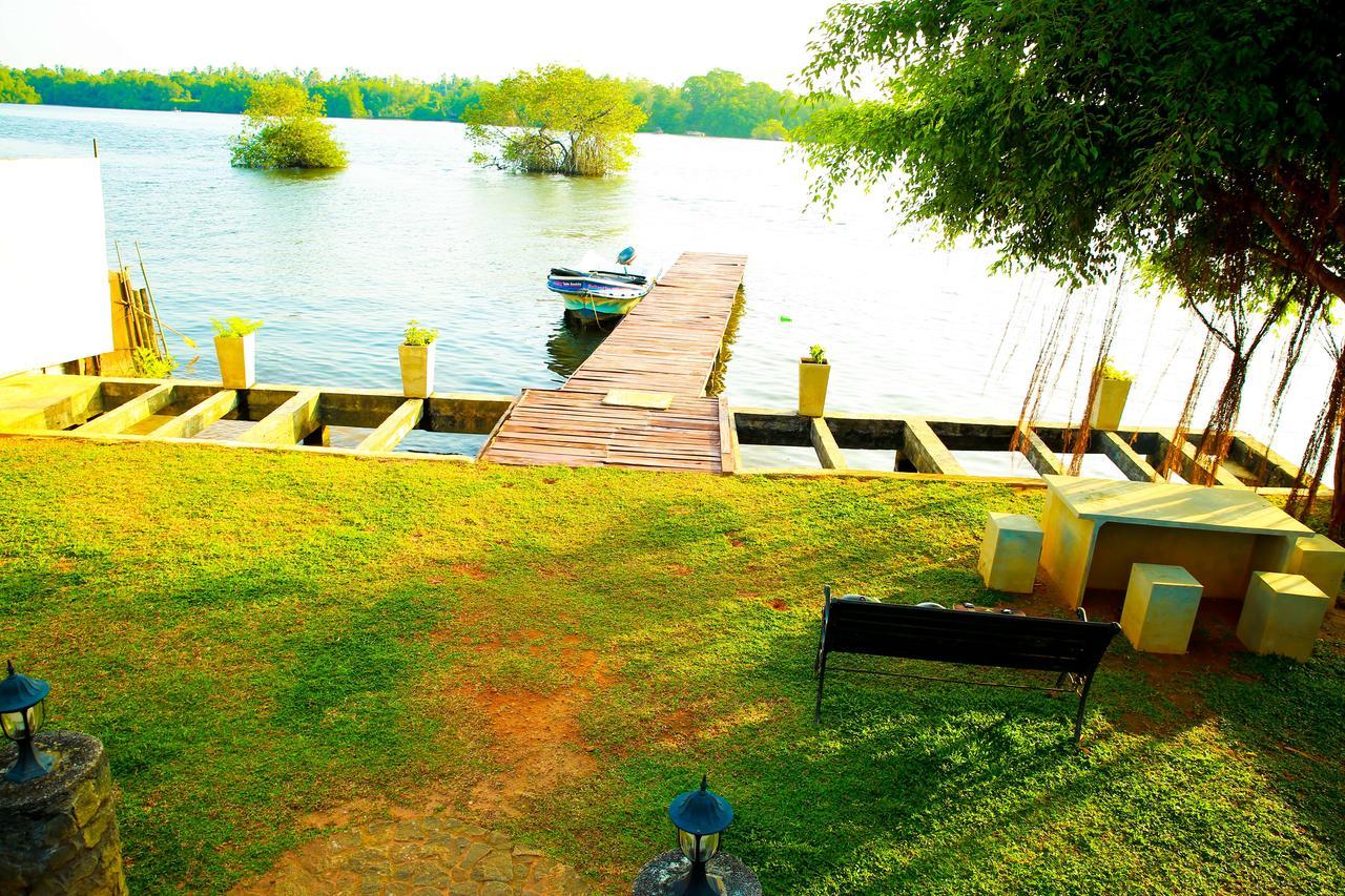Bentota River Villa Exterior photo