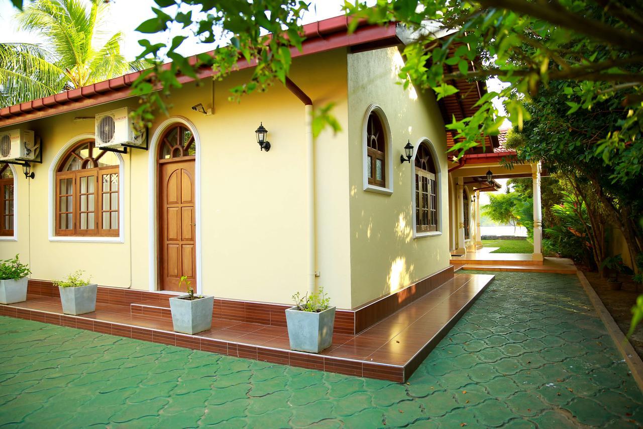 Bentota River Villa Exterior photo